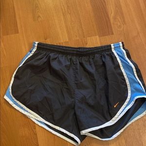 NIKE Women’s Tempo Dry Core Running Short